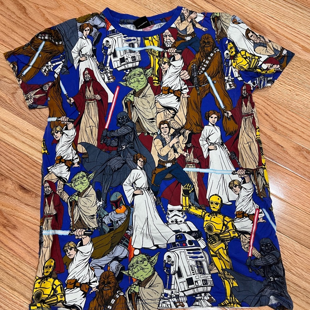 Star Wars Graphic T-Shirt- size small